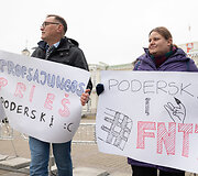 Prie Prezidentūros vyko profesinių sąjungų protestas dėl Povilo Poderskio kandidatūros