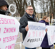 Prie Prezidentūros vyko profesinių sąjungų protestas dėl Povilo Poderskio kandidatūros