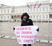 Prie Prezidentūros vyko profesinių sąjungų protestas dėl Povilo Poderskio kandidatūros