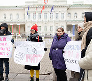 Prie Prezidentūros vyko profesinių sąjungų protestas dėl Povilo Poderskio kandidatūros