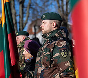 Baltijos valstybių vėliavų pakėlimo ceremonija Simono Daukanto aik&scaron;tėje