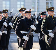 Baltijos valstybių vėliavų pakėlimo ceremonija Simono Daukanto aik&scaron;tėje