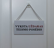 Įtariamas IKEA prekybos centro padegėjas Daniilas Bardadimas atvestas į teismą