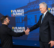Volodymyras Zelenskis, Gitanas Nausėda