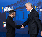 Volodymyras Zelenskis, Gitanas Nausėda