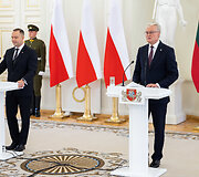 Karolis Nawrockis, Gitanas Nausėda