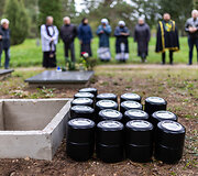 Karveli&scaron;kių kapinėse&nbsp;vyko 17-os vieni&scaron;ų asmenų laidotuvės