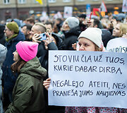 Protestas &bdquo;&Scaron;alin rankas nuo laisvo žodžio&ldquo;