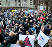 Protestas &bdquo;&Scaron;alin rankas nuo laisvo žodžio&ldquo;