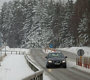 Visoje Lietuvoje gausiai sninga