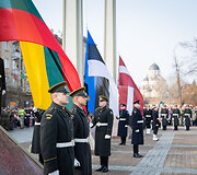 Valstybės vėliavos pakėlimo ceremonija Nepriklausomybės aik&scaron;tėje