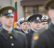 Valstybės vėliavos pakėlimo ceremonija Nepriklausomybės aik&scaron;tėje