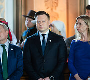 Jackas Robertas Twissas Quarlesas van Uffordas, Valdas Benkunskas, Kara C. McDonald