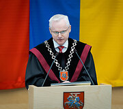 Seime prisiekė nauja Seimo narė demokratė Vilija Targamadzė