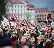 Vilniaus Katedros aik&scaron;tėje surengta protesto akcija &bdquo;&Scaron;alin rankas nuo laisvo žodžio&ldquo;