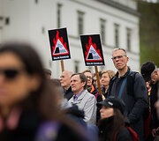 Vilniaus Katedros aik&scaron;tėje surengta protesto akcija &bdquo;&Scaron;alin rankas nuo laisvo žodžio&ldquo;