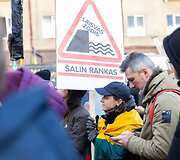 Prie Seimo protestas &bdquo;&Scaron;alin rankas nuo laisvo žodžio!&ldquo;