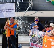 Profesinės sąjungos &bdquo;Solidarumas&ldquo; piketas &bdquo;Ar darbuotojai &scaron;iuk&scaron;lės?!&ldquo;