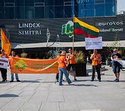 Profesinės sąjungos &bdquo;Solidarumas&ldquo; piketas &bdquo;Ar darbuotojai &scaron;iuk&scaron;lės?!&ldquo;