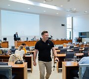 Profesinės sąjungos &bdquo;Solidarumas&ldquo; piketas &bdquo;Ar darbuotojai &scaron;iuk&scaron;lės?!&ldquo;