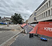 Stiprus vėjas Vilniuje varto daiktus