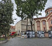Stiprus vėjas Vilniuje varto daiktus
