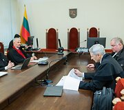 Vilniaus apygardos teismas nagrinėja buvusio kunigo Tado &Scaron;vedavičiaus bylą