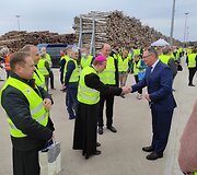  Medienos drožlių plok&scaron;čių gamyklos atidarymas Akmenės laisvojoje ekonominėje zonoje