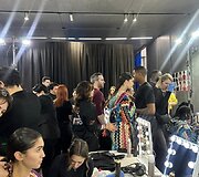 &Scaron;ukuosenų meistrė Anželika Wojc Milano mados savaitėje