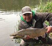 Didžiausia Remigijaus Arlausko pagauta, pamatuota ir paleista la&scaron;i&scaron;a ( Neris, Lietuva)
