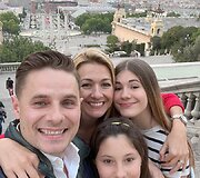 Gudelių &scaron;eima: Mindaugas, Silvia, Adriana ir Mariaina