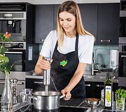 Pavyks i&scaron; pirmo karto: žinoma maisto tinklara&scaron;tininkė pasidalino aromatingos sriubos receptu