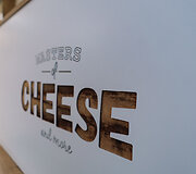 TOP 5 vyno ir sūrio deriniai Valentino dienai i&scaron; &bdquo;Masters of Cheese&ldquo;