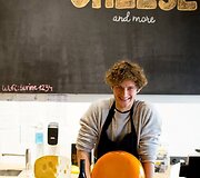 TOP 5 vyno ir sūrio deriniai Valentino dienai i&scaron; &bdquo;Masters of Cheese&ldquo;