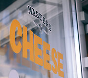 TOP 5 vyno ir sūrio deriniai Valentino dienai i&scaron; &bdquo;Masters of Cheese&ldquo;