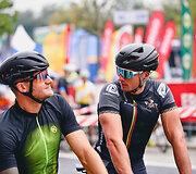 Prie &bdquo;IKI Velomaratono&ldquo; starto stojo R.Navardauskas, S.Ritter ir kiti žinomi sportininkai