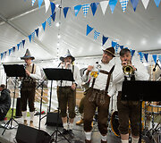 Kaune praūžė &bdquo;Volfas Engelman&ldquo; surengtas &bdquo;Oktoberfestas&ldquo;: lietuviai jau laukia &scaron;ventės 2022-aisiais