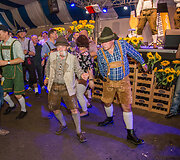 Kaune praūžė ketvirtasis &bdquo;Oktoberfestas&ldquo;: &scaron;ventę vainikavo i&scaron;skirtinis karali&scaron;kosios &scaron;eimos atstovų vizitas