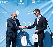Pradedamas statyti pirmasis elektromobiliams skirtas įkrovimo parkas Lietuvoje