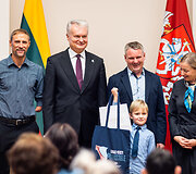 Paralimpietis Ernestas Česonis, LR Prezidentas, Justinas ir Martynas Pakalni&scaron;kiai, ANTA direktorė Eglė Čaplikienė