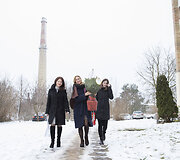 Aktoriai I.Stasiulytė, K.Savickytė ir R.Jasiulionis gerumu dalinosi su likimo nuskriaustais vaikais