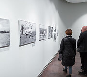 Pauliaus Lileikio fotografijų parodos &bdquo;Fotoamnestija 1988&ndash;1999&ldquo; atidarymas &Scaron;iaulių &bdquo;Au&scaron;ros&ldquo; muziejuje