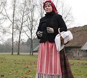 Lietuvos liaudies buities muziejaus ekskursijų vadovė-edukatorė&nbsp;Agnė Augustaitienė&nbsp;