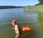 Nikolajus Anikejevas perplaukė ilgiausią Lietuvoje Asvejos ežerą