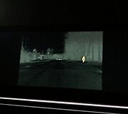 Sistema, naudodama infraraudonųjų spindulių radarus, mato visus &scaron;iltesnius objektus. STOP kadras i&scaron; filmuotos medžiagos