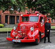 Sigita ir &bdquo;Volvo LV127&ldquo;, 1945 m. Automobilio savininkas &ndash; Alfredas Zigmantas