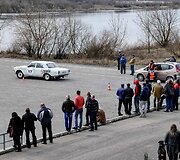 Automobilių sporto veteranai kviečia pasivaržyti velykiniame slalome