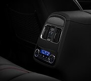 Niujorke &bdquo;Maserati&ldquo; pristatė galingiausią &bdquo;Levante&ldquo; versiją