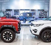 &bdquo;Jaguar Land Rover&ldquo; &scaron;venčia 70-metį &ndash; senus visureigius i&scaron;leis dar kartą