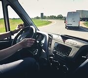 Patvirtino: vairuoti komercinį automobilį tas pats, kas lengvajį